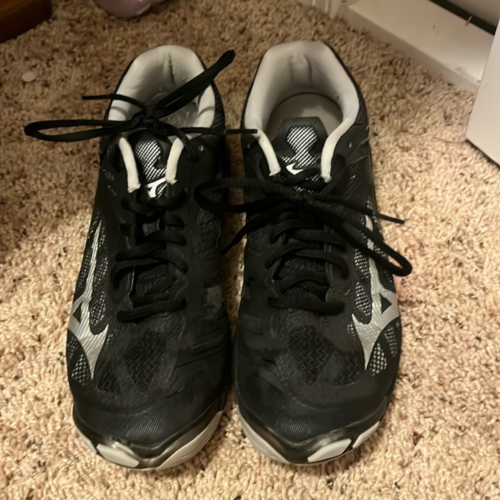 MIZUNO VOLLEYBALL SHOES
